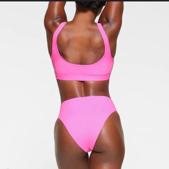 Skims Taffy mid wait bikini set - Picture 2 of 5